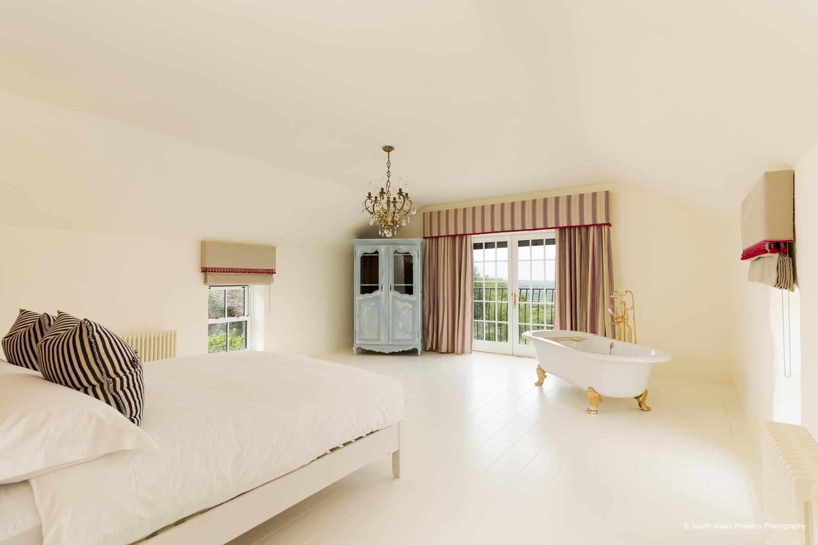 Prisk, Nr Cowbridge, Vale Of Glamorgan, CF71 7TJ